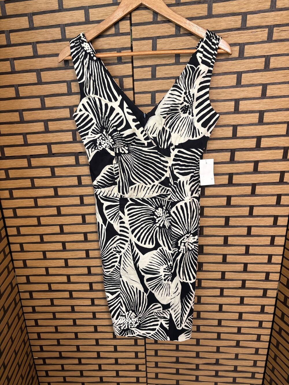 B. Smart Black Floral Dress Size‎ 6